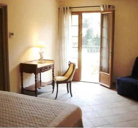 Villa Pokade Climatisée De 235 M2 Piscine Sans Vis à Vis Grand Jardin Totalement Clos *