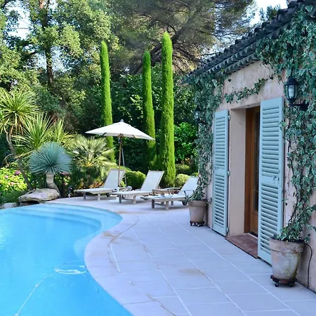 Pokade Climatisee De 235 M2 Piscine Sans Vis A Vis Grand Jardin Totalement Clos