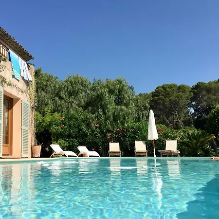 Villa Pokade Climatisée De 235 M2 Piscine Sans Vis à Vis Grand Jardin Totalement Clos