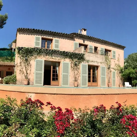 Pokade Climatisee De 235 M2 Piscine Sans Vis A Vis Grand Jardin Totalement Clos Vallauris