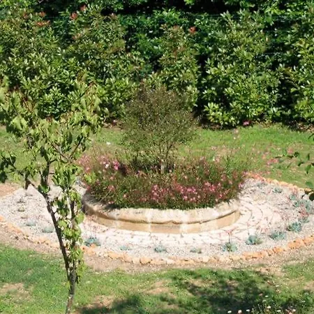 Pokade Climatisee De 235 M2 Piscine Sans Vis A Vis Grand Jardin Totalement Clos *