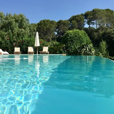 Pokade Climatisee De 235 M2 Piscine Sans Vis A Vis Grand Jardin Totalement Clos Villa