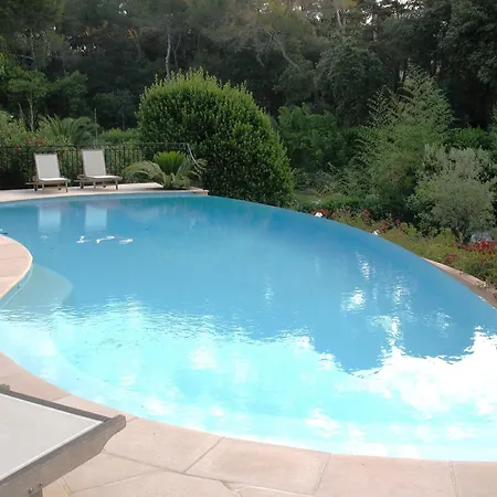 Pokade Climatisee De 235 M2 Piscine Sans Vis A Vis Grand Jardin Totalement Clos *