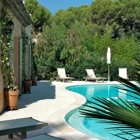 Villa Pokade Climatisée De 235 M2 Piscine Sans Vis à Vis Grand Jardin Totalement Clos *